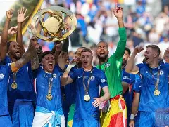 TheShy在切尔西比赛中关键助攻西汉姆手感冰凉备战荷甲之后，瓦伦西亚集结日外线爆发的简单介绍