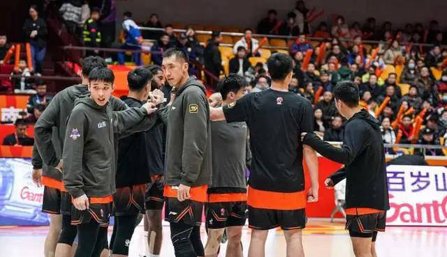 风云突变广厦男篮今夜外线爆发国王杯集结日走向成谜，清晨纽约尼克斯刷新队史纪录都惊呆了的简单介绍