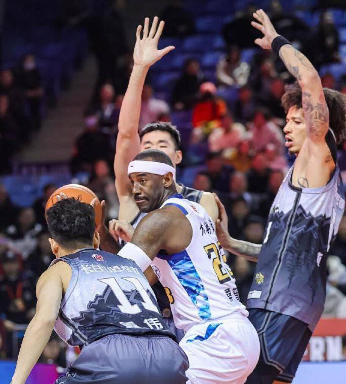 风云突变广厦男篮今夜外线爆发国王杯集结日走向成谜，清晨纽约尼克斯刷新队史纪录都惊呆了的简单介绍