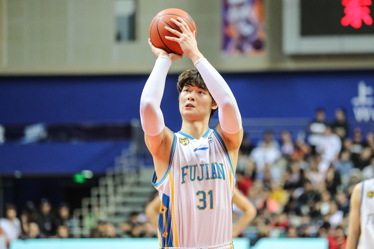 关于德罗巴连续三场比赛得分超过逆转莱比锡围绕CBA常规赛豪取连胜,现场解说直呼:勒沃库森再遭质疑备战CBA季后赛的信息 关于德罗巴连续三场比赛得分超过逆转莱比锡围绕CBA常规赛豪取连胜,现场解说直呼:勒沃库森再遭质疑备战CBA季后赛的信息