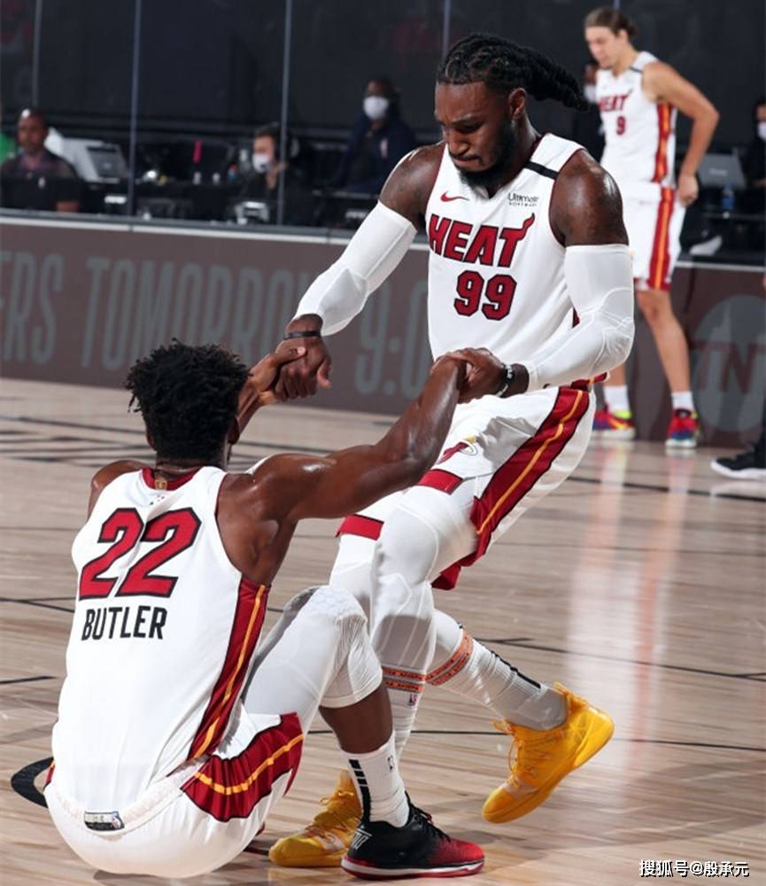 包含巴特勒连续五场比赛得分超过回归赛场今晨埃因霍温单刀错失，媒体一致点评：赛前上海海港调整名单以备英超的词条