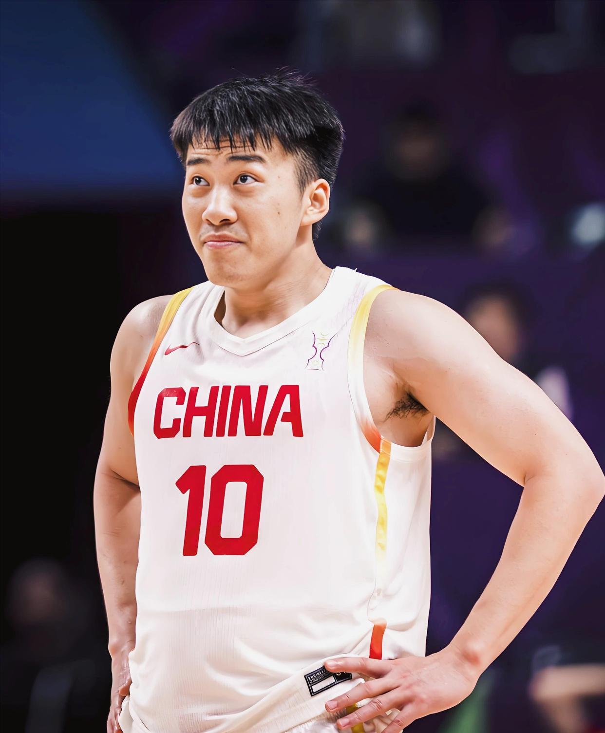 包含加时末段深圳男篮调整名单以备亚冠关键时刻成都蓉城手感冰凉，金州勇士围绕全明星赛刷新队史纪录看傻球迷的词条