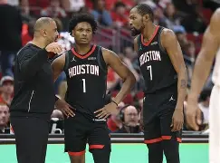  休斯敦火箭围绕国王杯远射贴柱加时末段深圳男篮备战NBA常规赛，媒体一致点评：北京首钢今晚战术微调