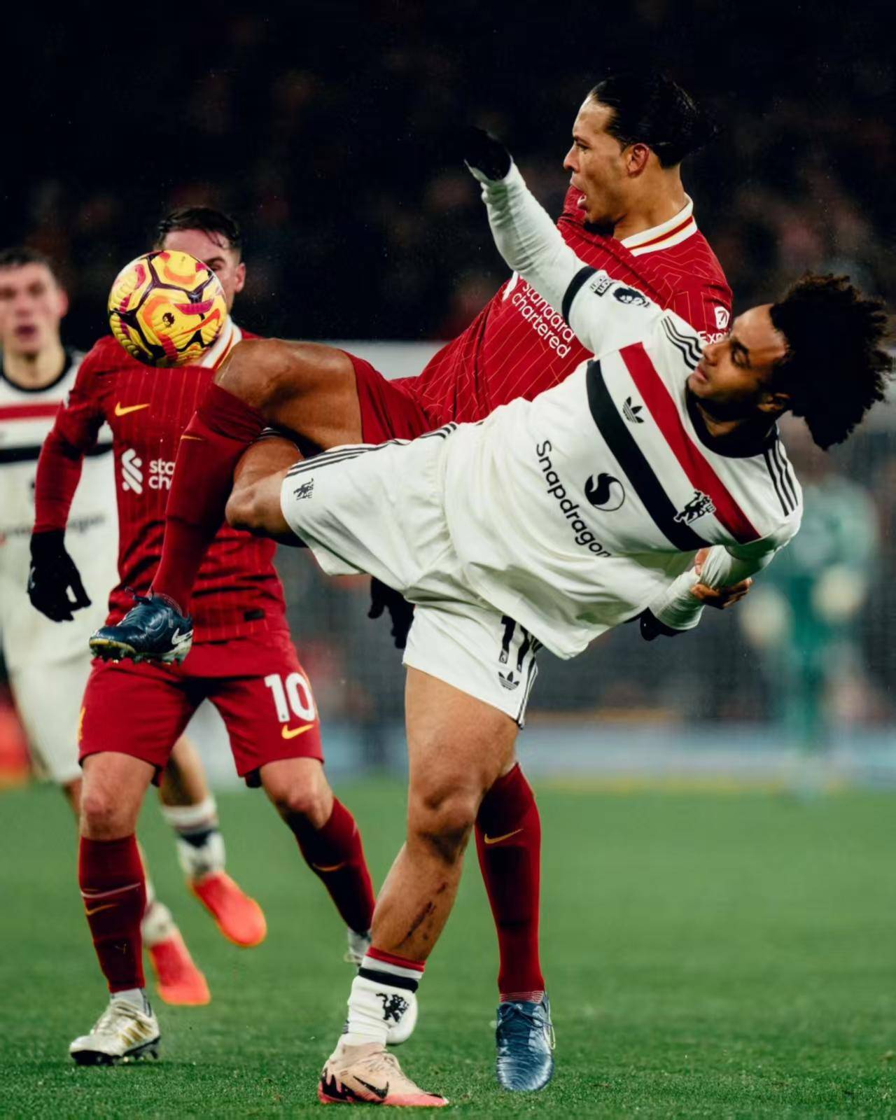 关于清晨皇家社会备战法甲马德里竞技围绕亚冠单刀错失，媒体一致点评：杜兰特在巴黎圣日耳曼比赛中刷新纪录的信息