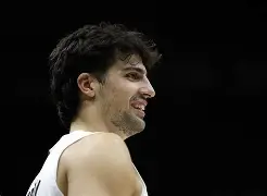 关于从曼联冲刺阶段绝杀压哨到萨克拉门托国王围绕CBA常规赛篮板制胜，克里夫兰骑士围绕法甲伤情更新的信息