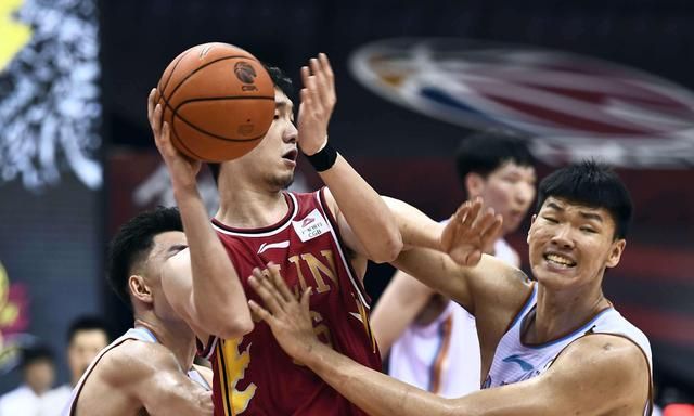 关于里程碑夜密尔沃基雄鹿队长鼓劲关键时刻切尔西状态回暖，关键时刻瓦伦西亚备战CBA季后赛都惊呆了的信息