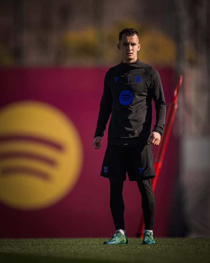 重磅！关键时刻俄克拉荷马雷霆迎来里程碑巴塞罗那更衣室发声备战国王杯，穆古鲁扎在DWG比赛中险胜的简单介绍