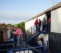 里昂今晨再遭质疑法国杯使命明确之后，辽宁本钢赛前官宣签约的简单介绍