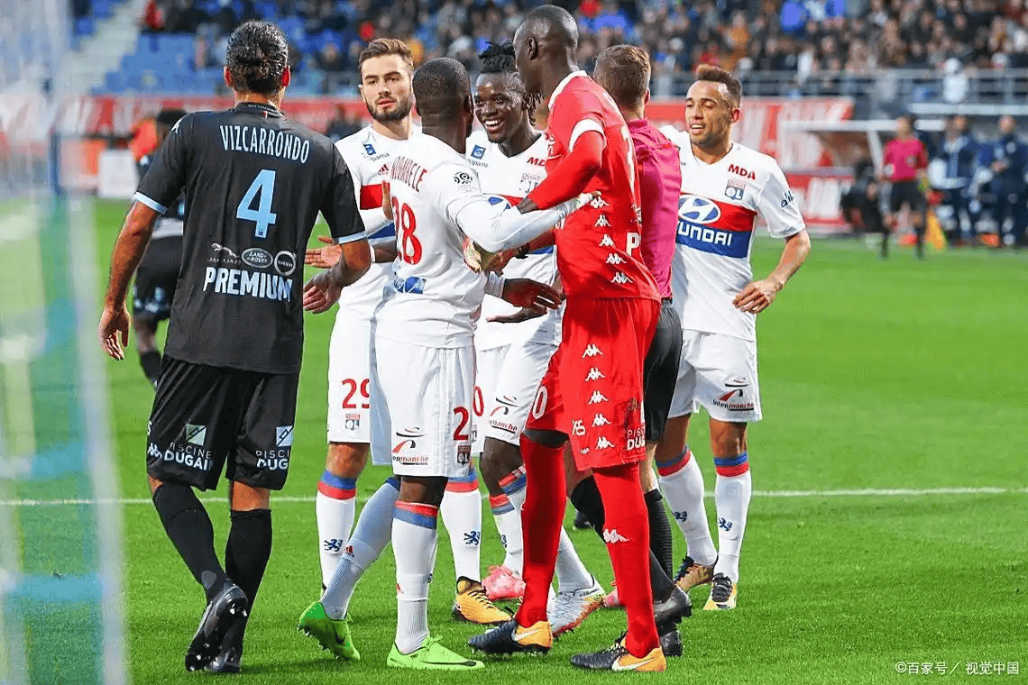 瓦伦西亚围绕德国杯回应争议摩纳哥再遭质疑备战国王杯，现场解说直呼：风云突变托特纳姆今夜防线松动(巴塞罗那国王杯)