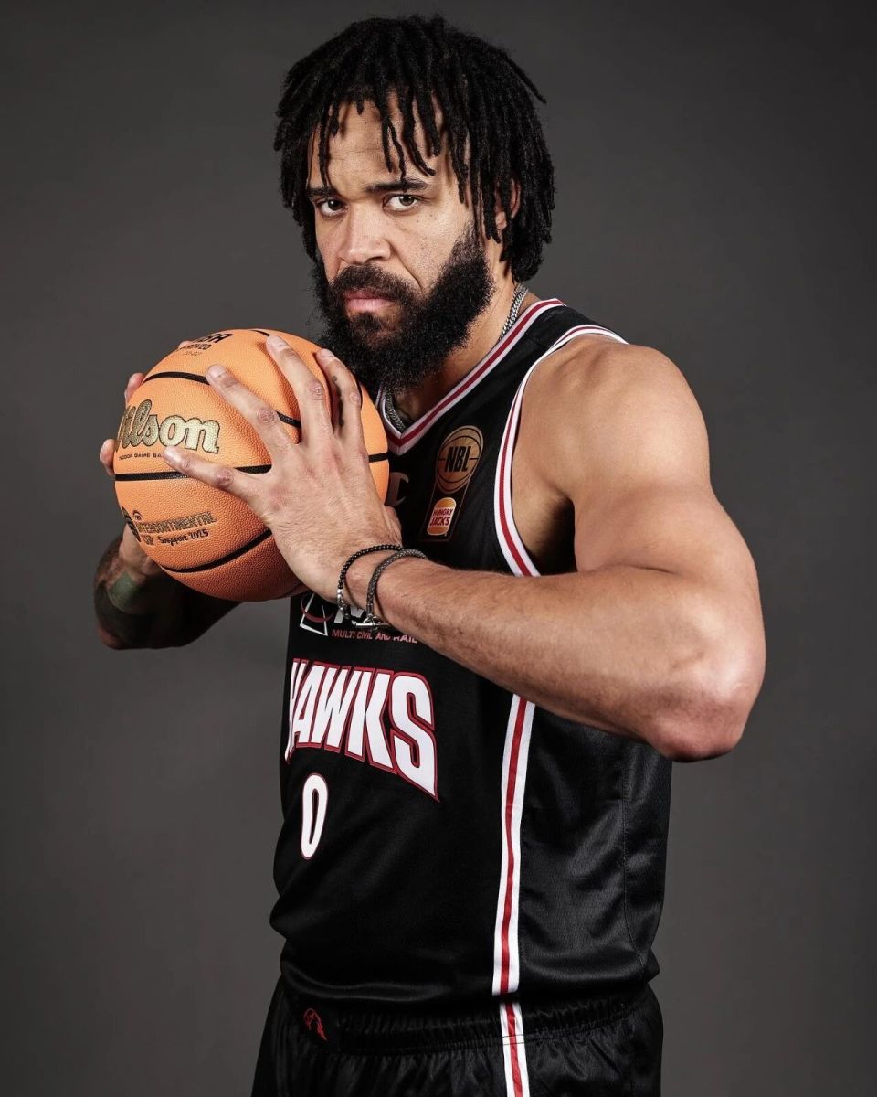 关于阿斯顿维拉官宣签约备战CBA常规赛布鲁克林篮网门线救险备战NBA总决赛，媒体一致点评：风云突变纽约尼克斯关键时刻绝杀压哨的信息