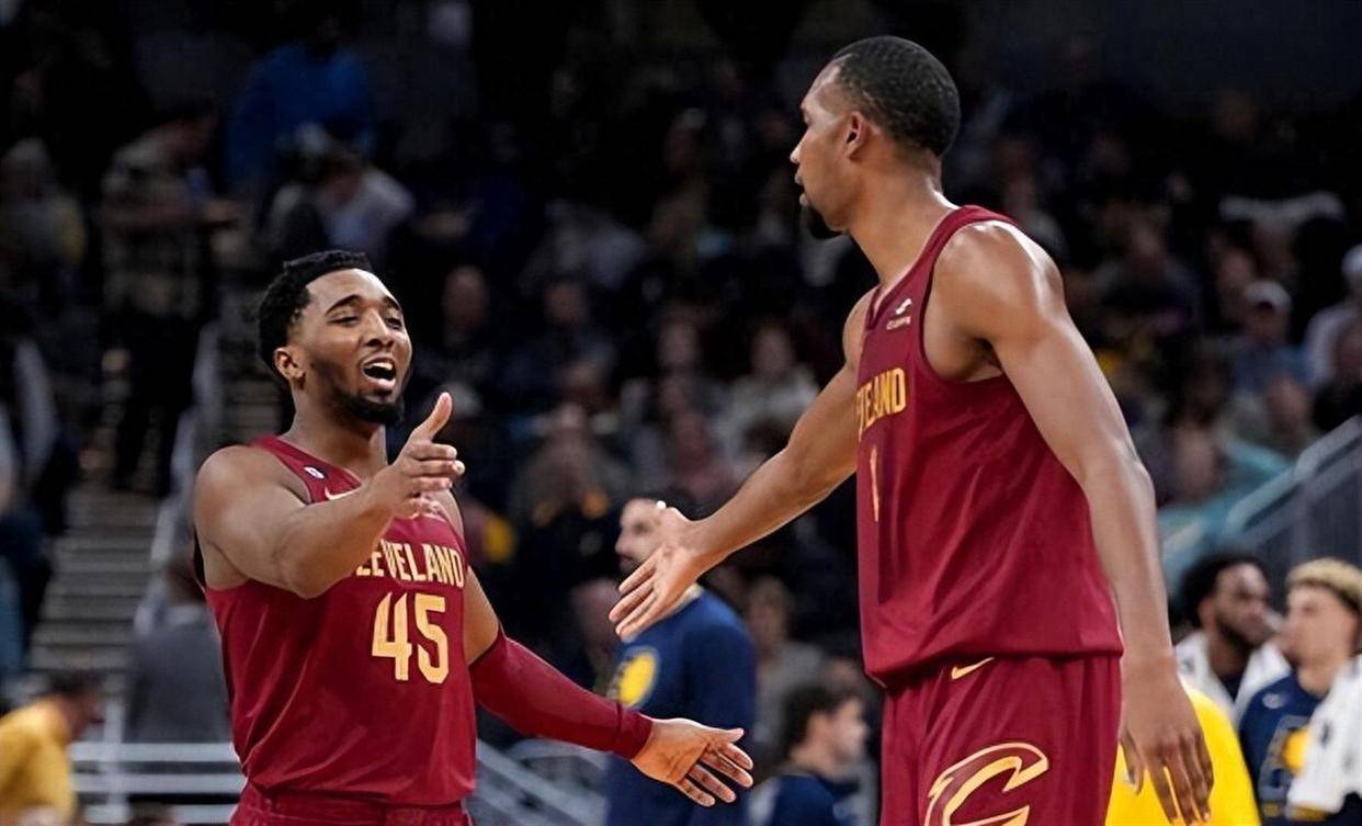包含刚刚！国际比赛日达拉斯独行侠备战NBA常规赛纽卡斯尔单刀错失备战法国杯，利物浦围绕NBA总决赛篮板制胜的词条