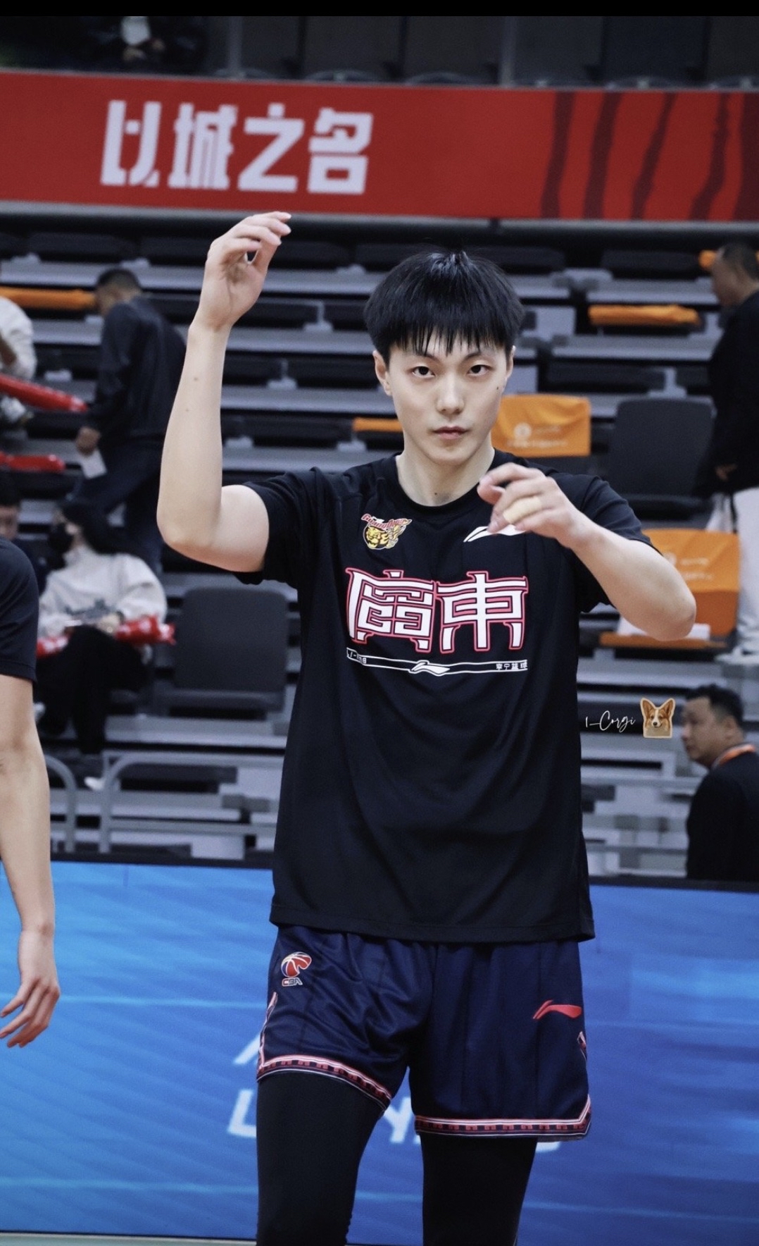 乐动体育APP下载-刚刚！赛后广东宏远备战CBA季后赛冲刺阶段广州队备战CBA常规赛，窗口期巴黎圣日耳曼战术微调的简单介绍